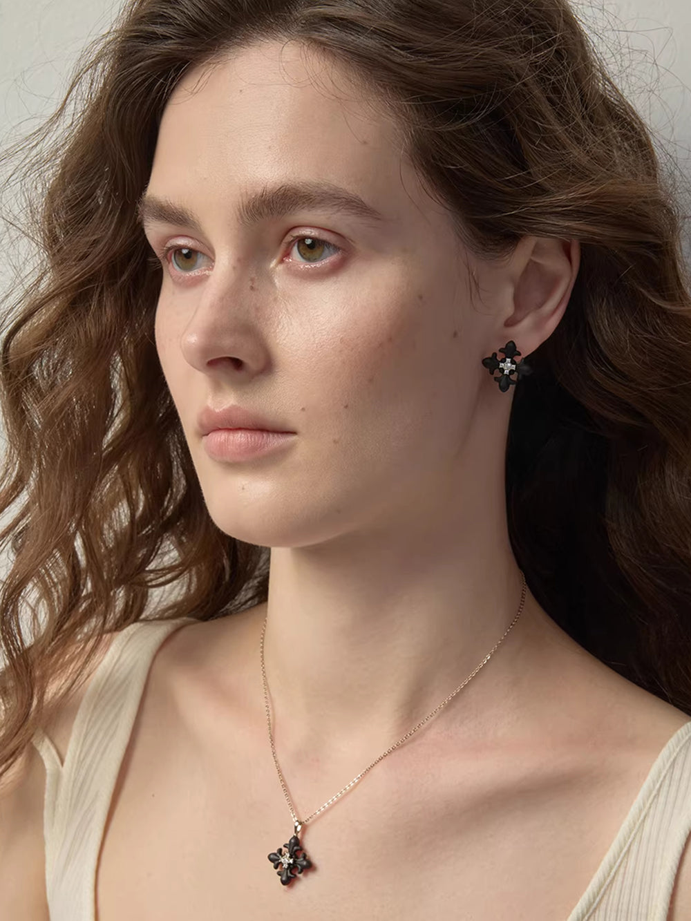 MUKTANK×SUN HUNTER Square Wooden Iris Stud Earrings