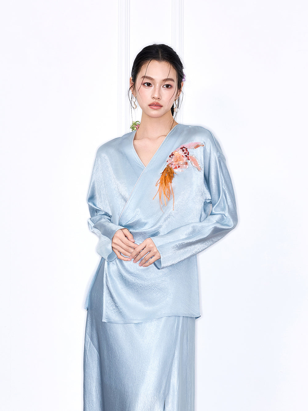 MUKZIN "Capsule Collection" New Chinese Style Embroidered V-Neck Acetate Blouse