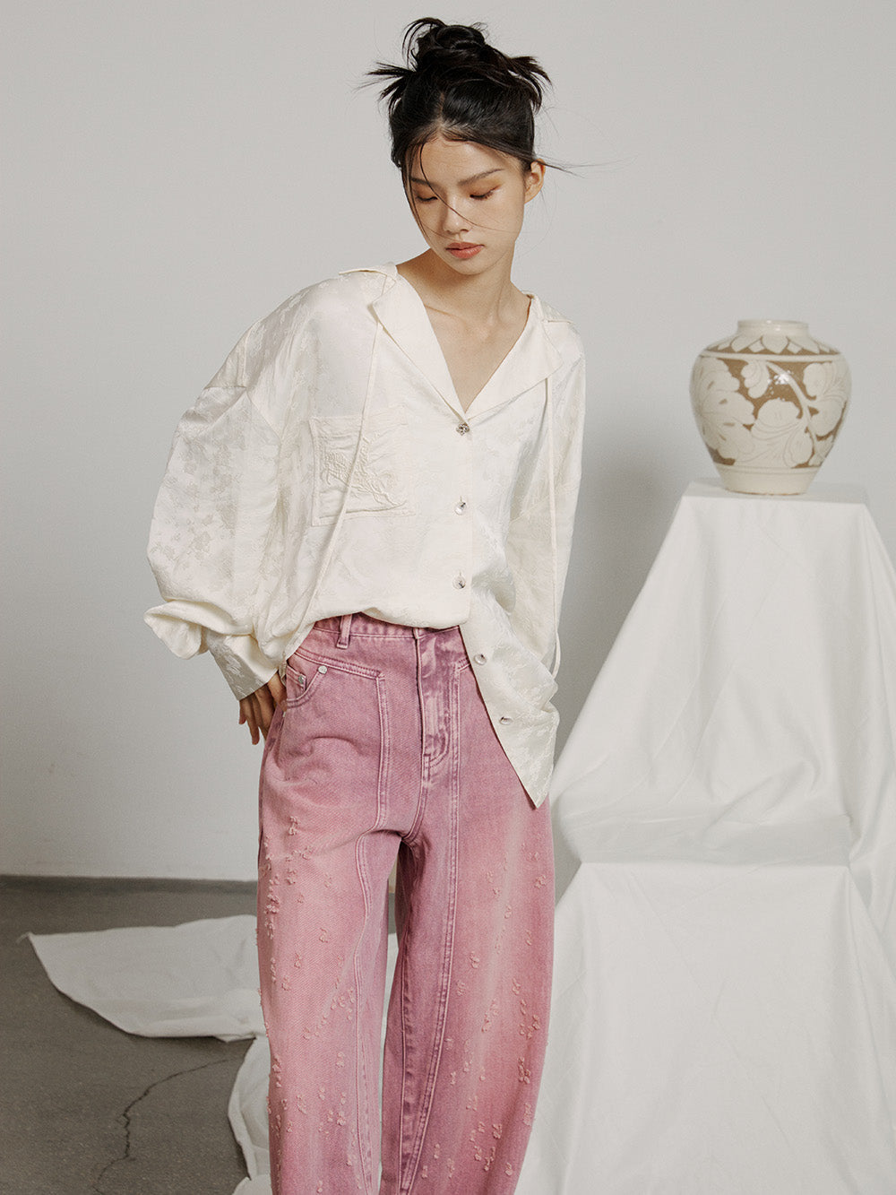 MUKZIN V-neck Embroidered Solid Color Simple Versatile Shirt