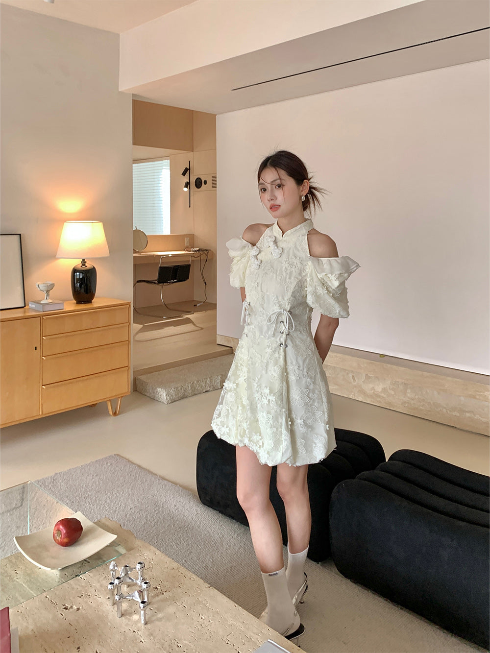 MUKZIN White Lace Off-shoulder Cheongsam QIPAO