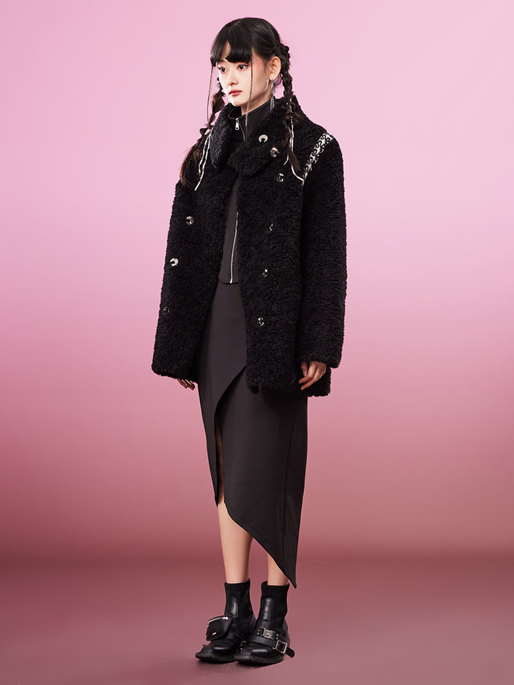 MUKZIN Medium Long Black Embroidered Patchworks Fur Coat