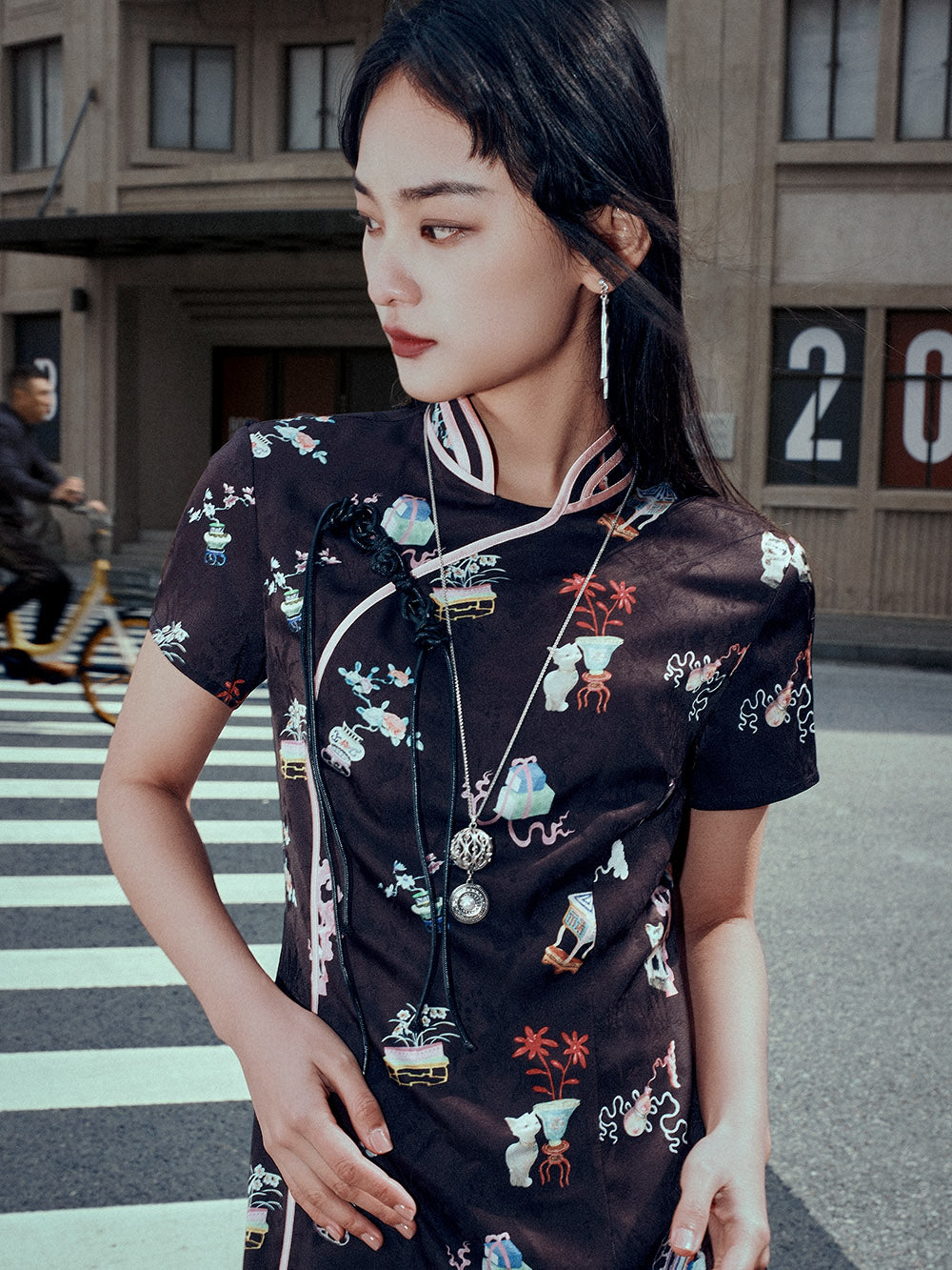 MUKZIN Creative Printed Slit Short-Sleeved Cheongsam