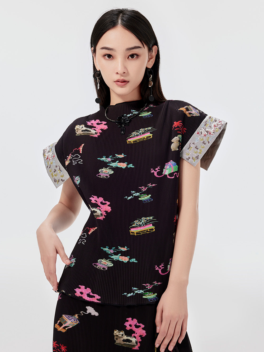 MUKZIN Mid-collar Printed Sleeveless Slim Fit T-shirt