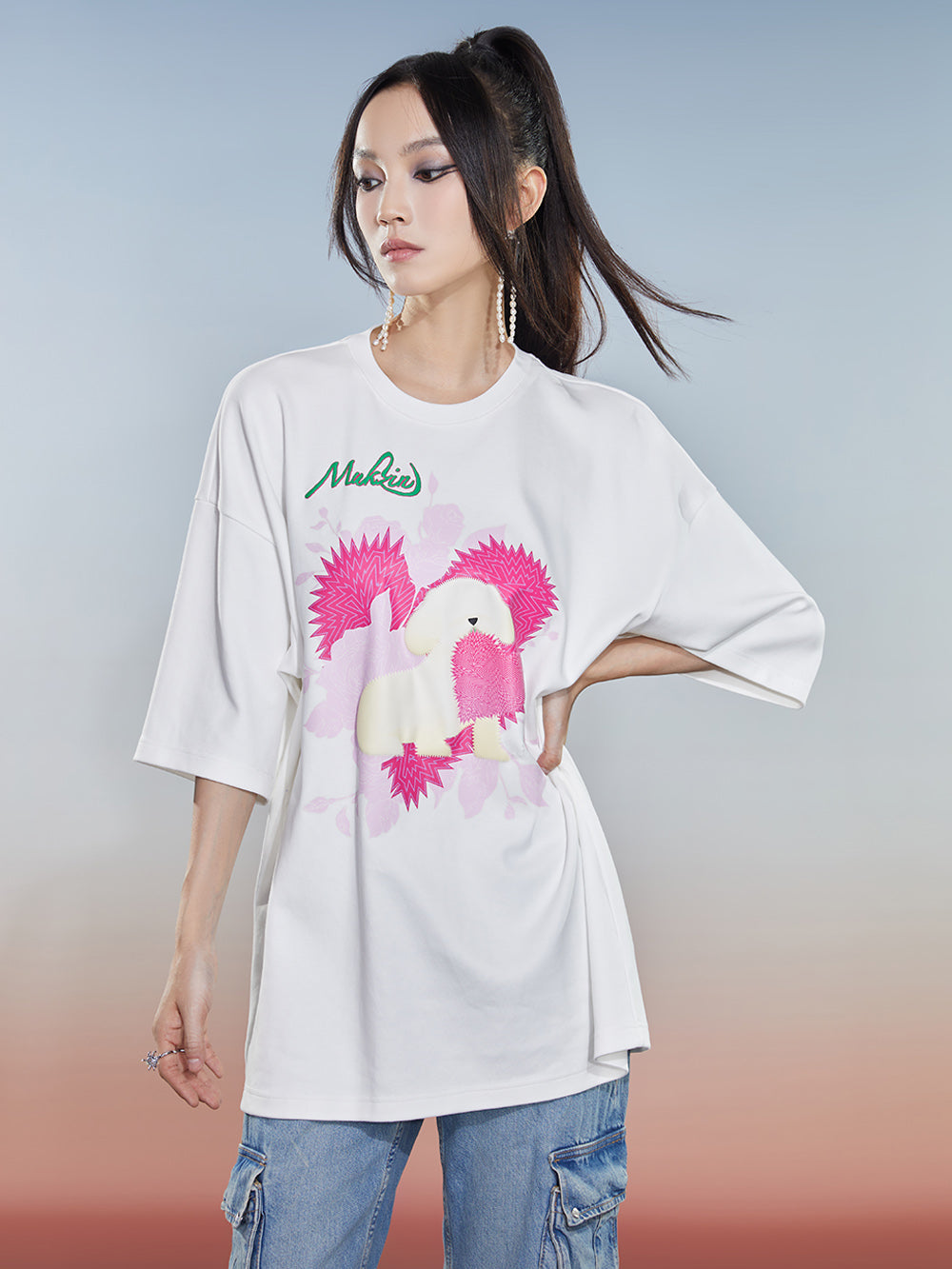MUKZIN White Varsity Collar T-Shirt