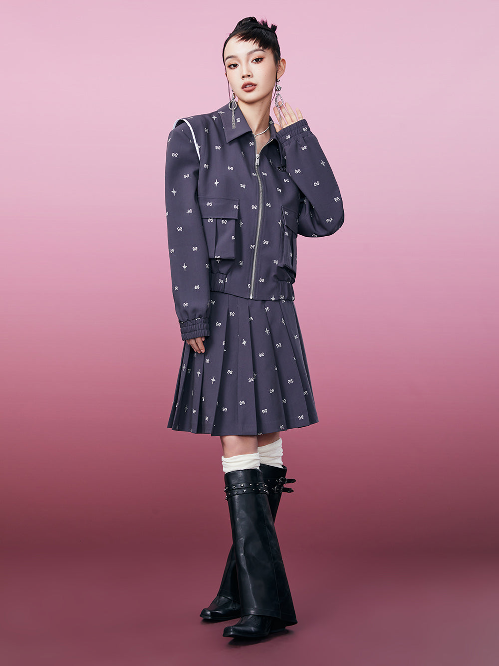 MUKZIN Stars Logo Classic Knife Pleated Skirt