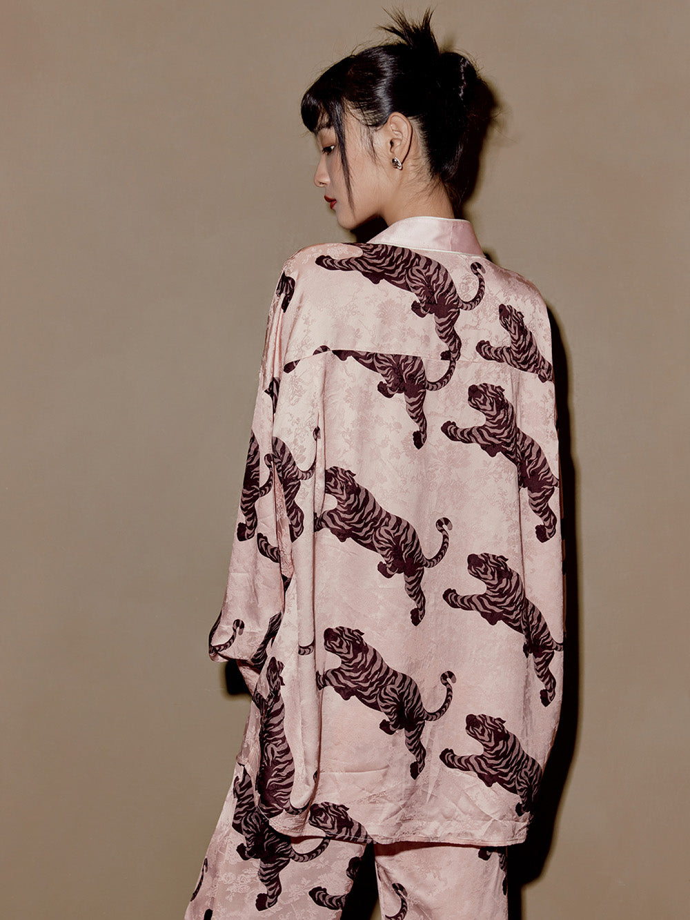 MUKZIN Crouching Dragon and Hidden Tiger Neo Chinese Pajama Shirts
