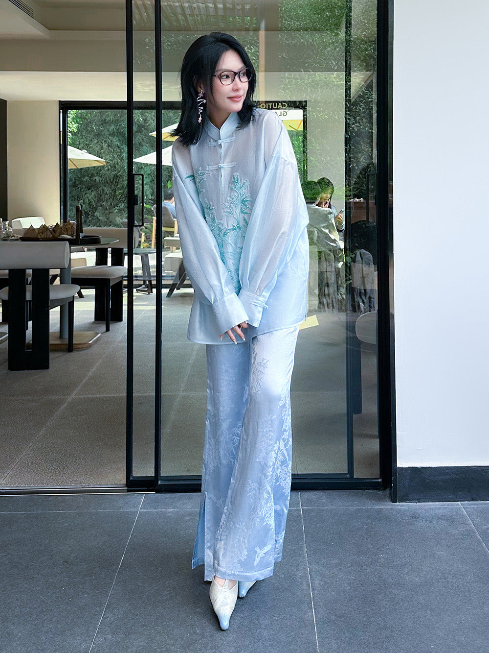 MUKZIN Chinese Style Stand-up Collar Button-down Long-sleeved Shirt