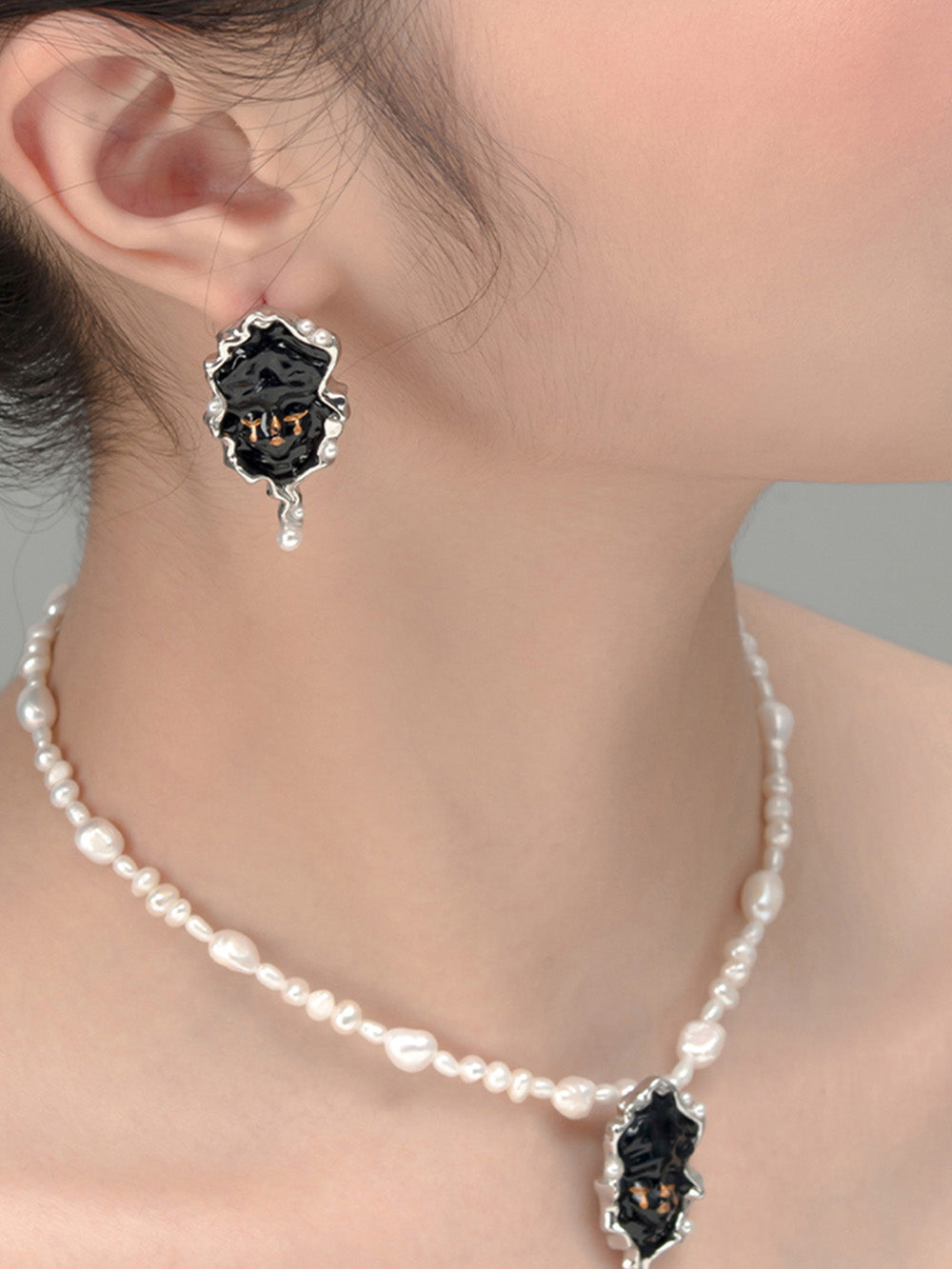 MUKTANK X QUANDO Tears of Black Witch Pearl Beaded Necklace