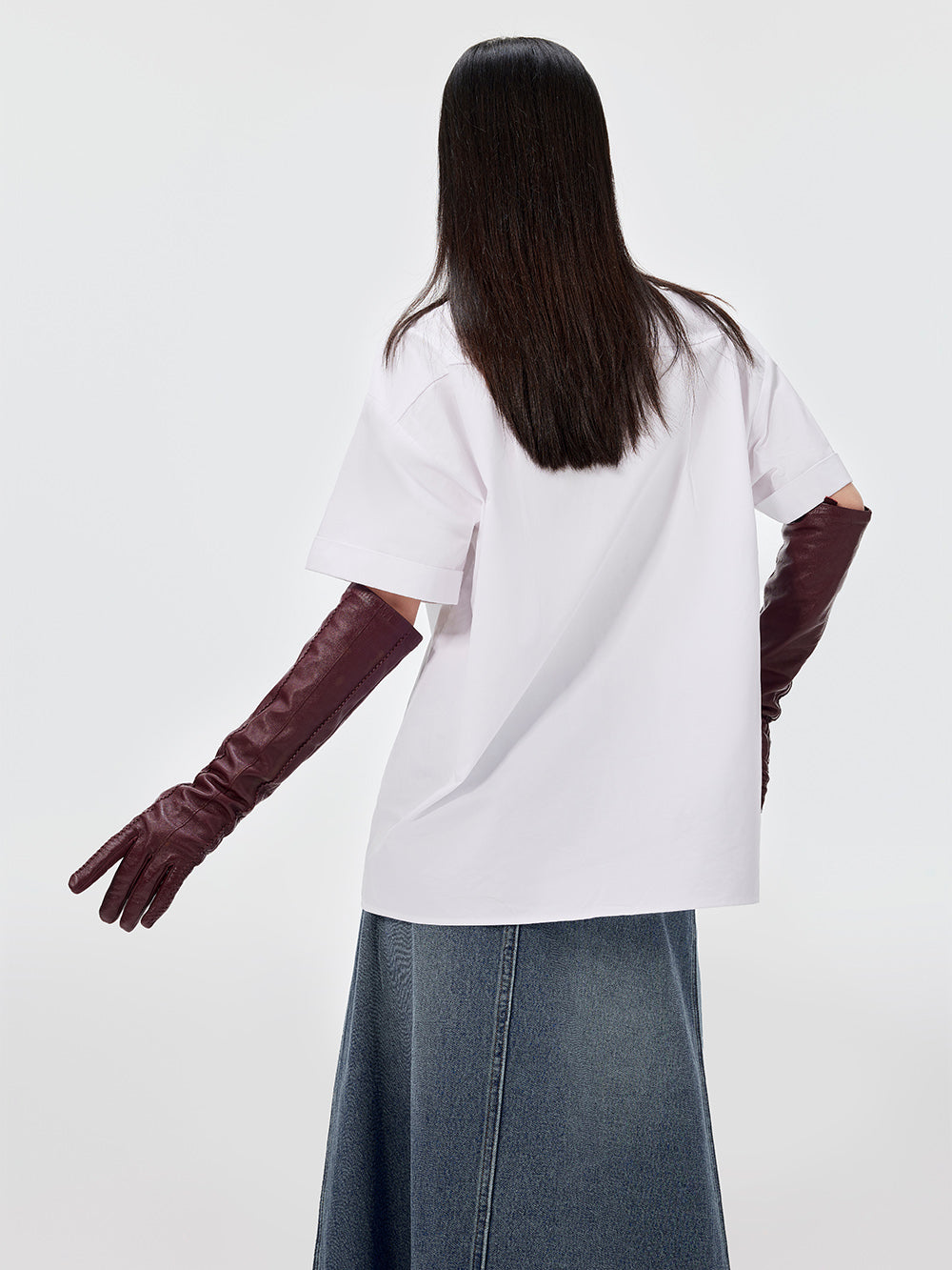 MUKZIN White Varsity Collar T-Shirt
