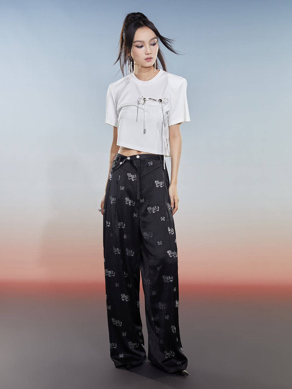 MUKZIN White Short Bow Design Casual T-shirt