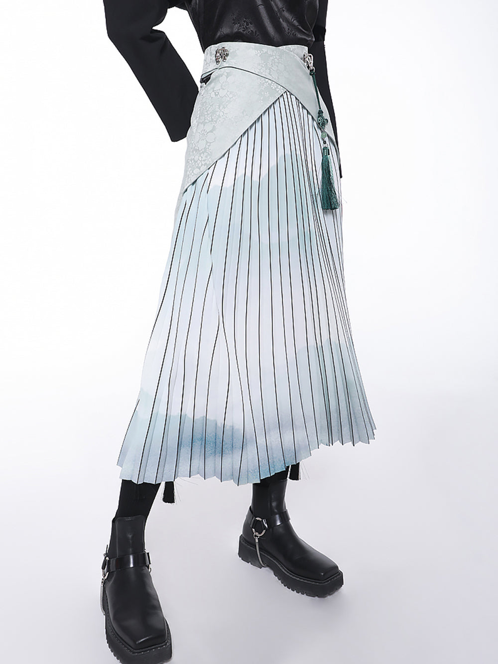 MUKTANK × CUUDICLAB Modified Song-style Pleated Skirts