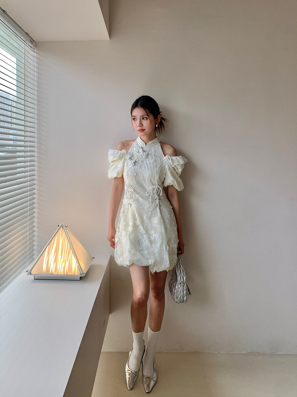 MUKZIN White Lace Off-shoulder Cheongsam QIPAO