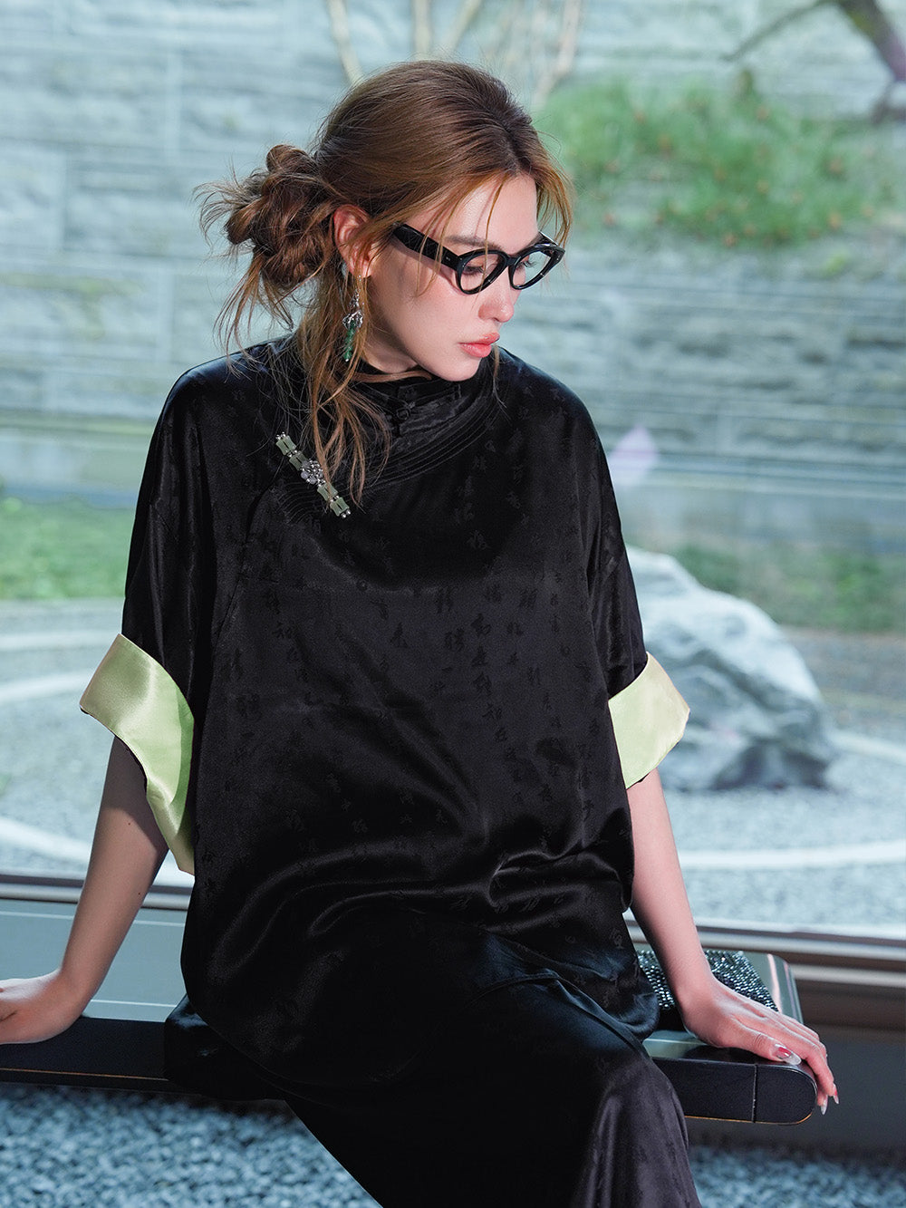 MUKZIN Black Chinese Character Printed Cheongsam Collar Loose T-shirt