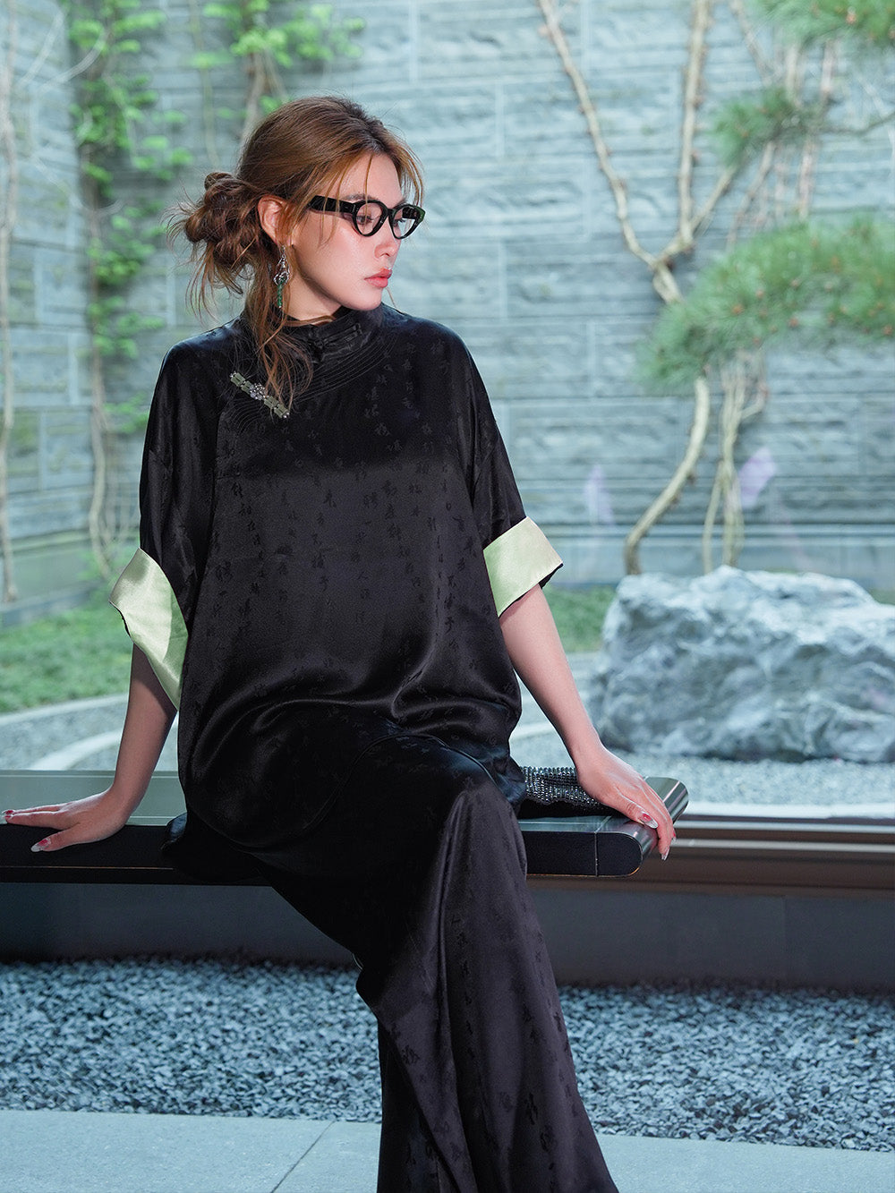 MUKZIN Black Chinese Character Printed Cheongsam Collar Loose T-shirt