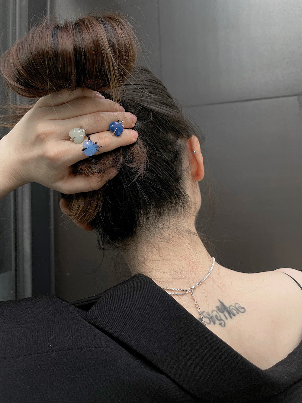 MUKTANK x Mandarin Zan Club Luminescent Gemstone Dragon Claw Heart Stud Earrings