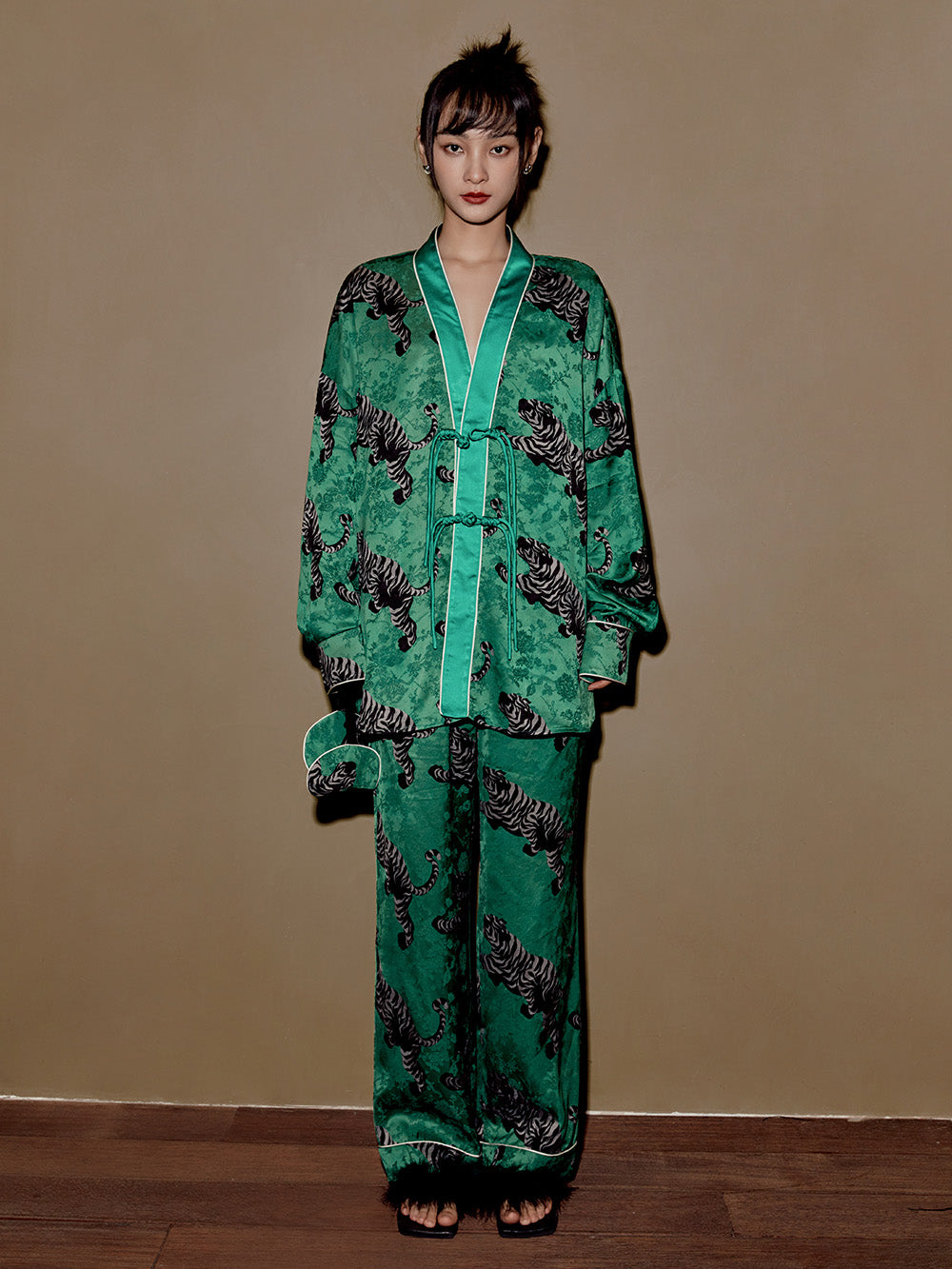 MUKZIN Crouching Dragon and Hidden Tiger Neo Chinese Pajama Shirts