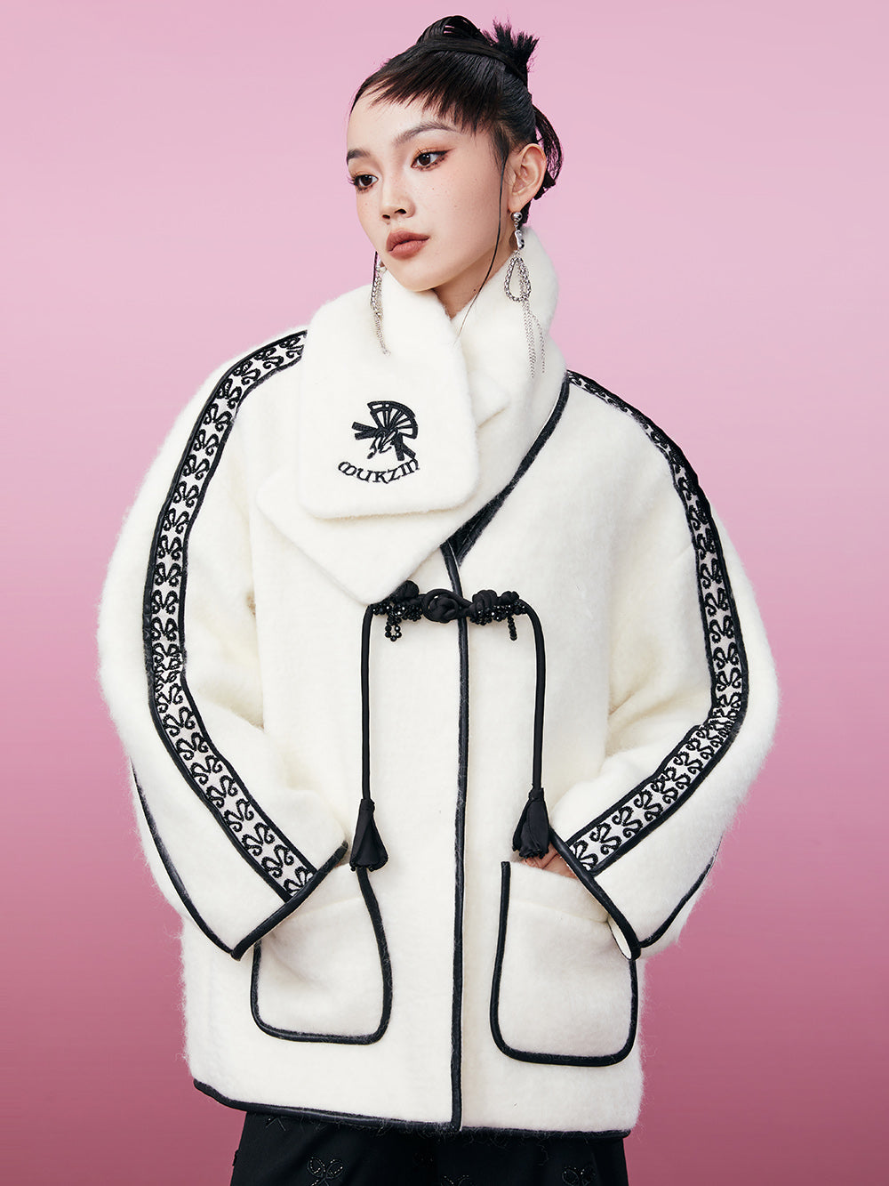 MUKZIN Water Waved Woolen White Coat