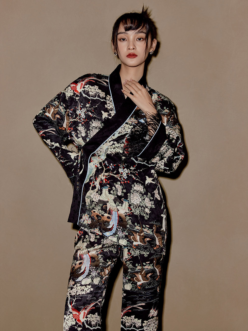 MUKZIN Chinese Style Pajama Suit Removable Ostrich Feather High-quality+Socks