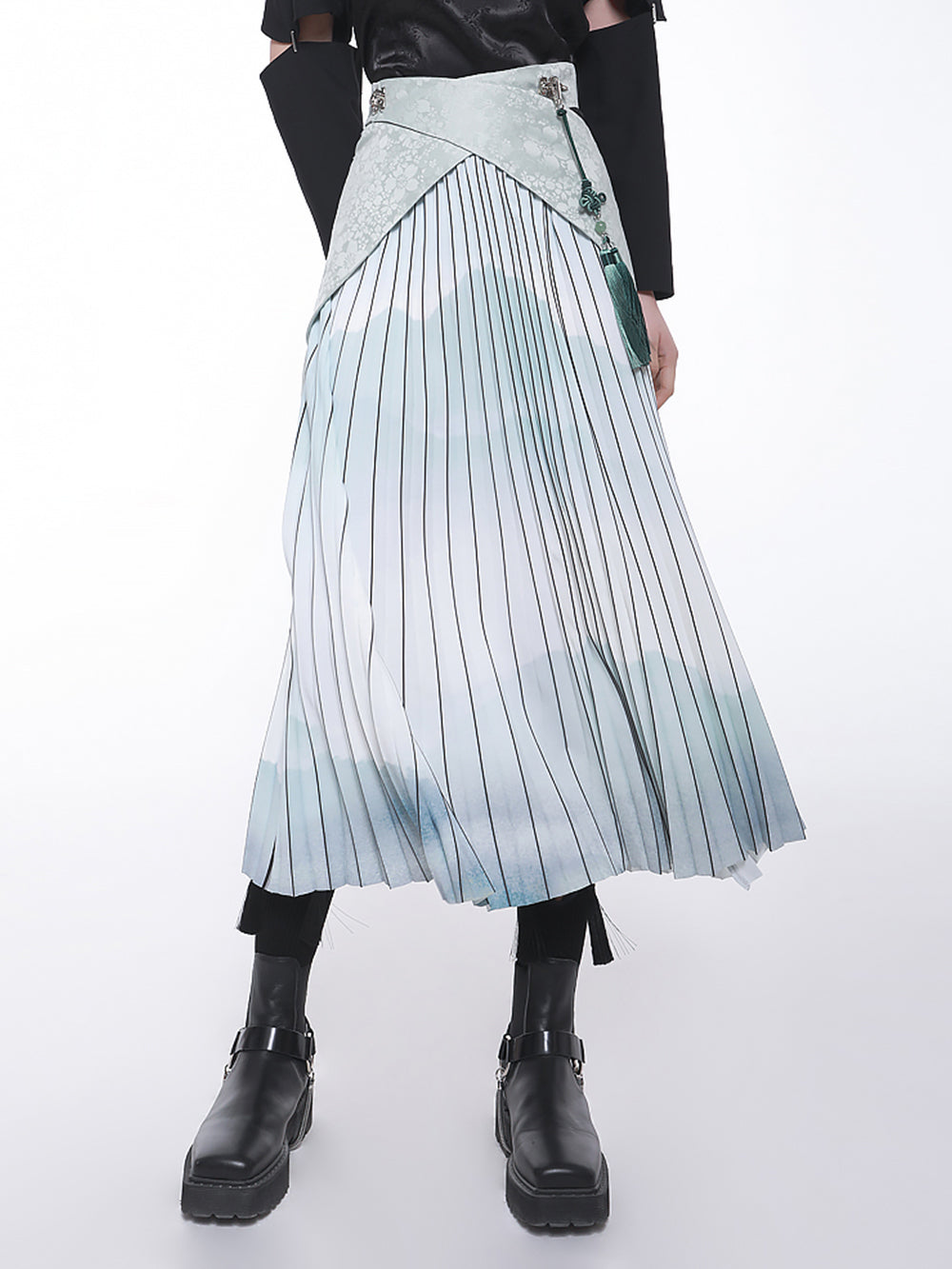 MUKTANK × CUUDICLAB Modified Song-style Pleated Skirts