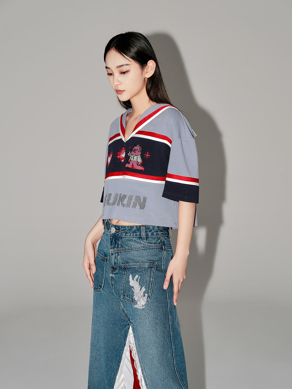 MUKZIN Navy Collar Cartoon Embroidered Loose T-shirt