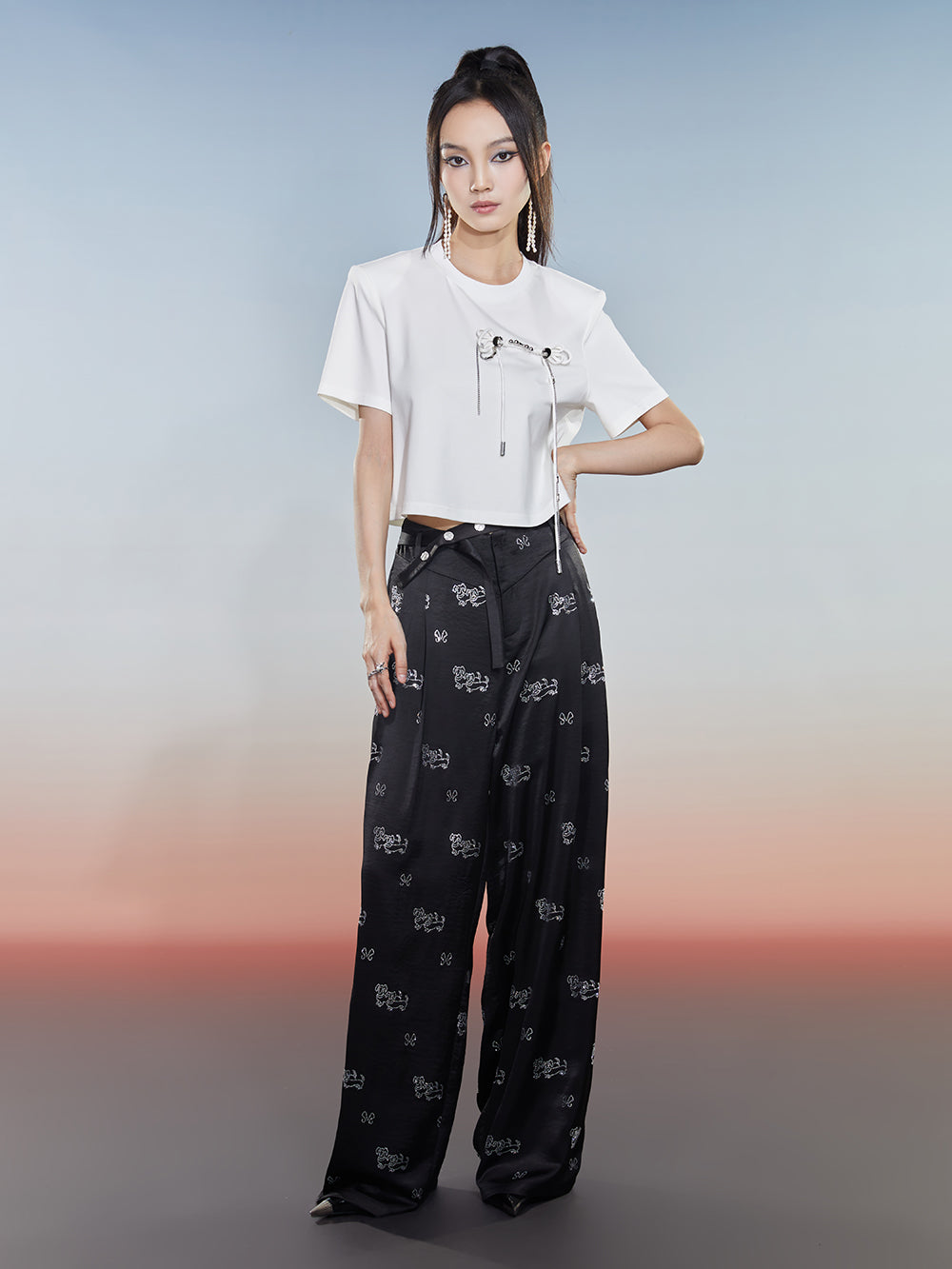 MUKZIN White Short Bow Design Casual T-shirt