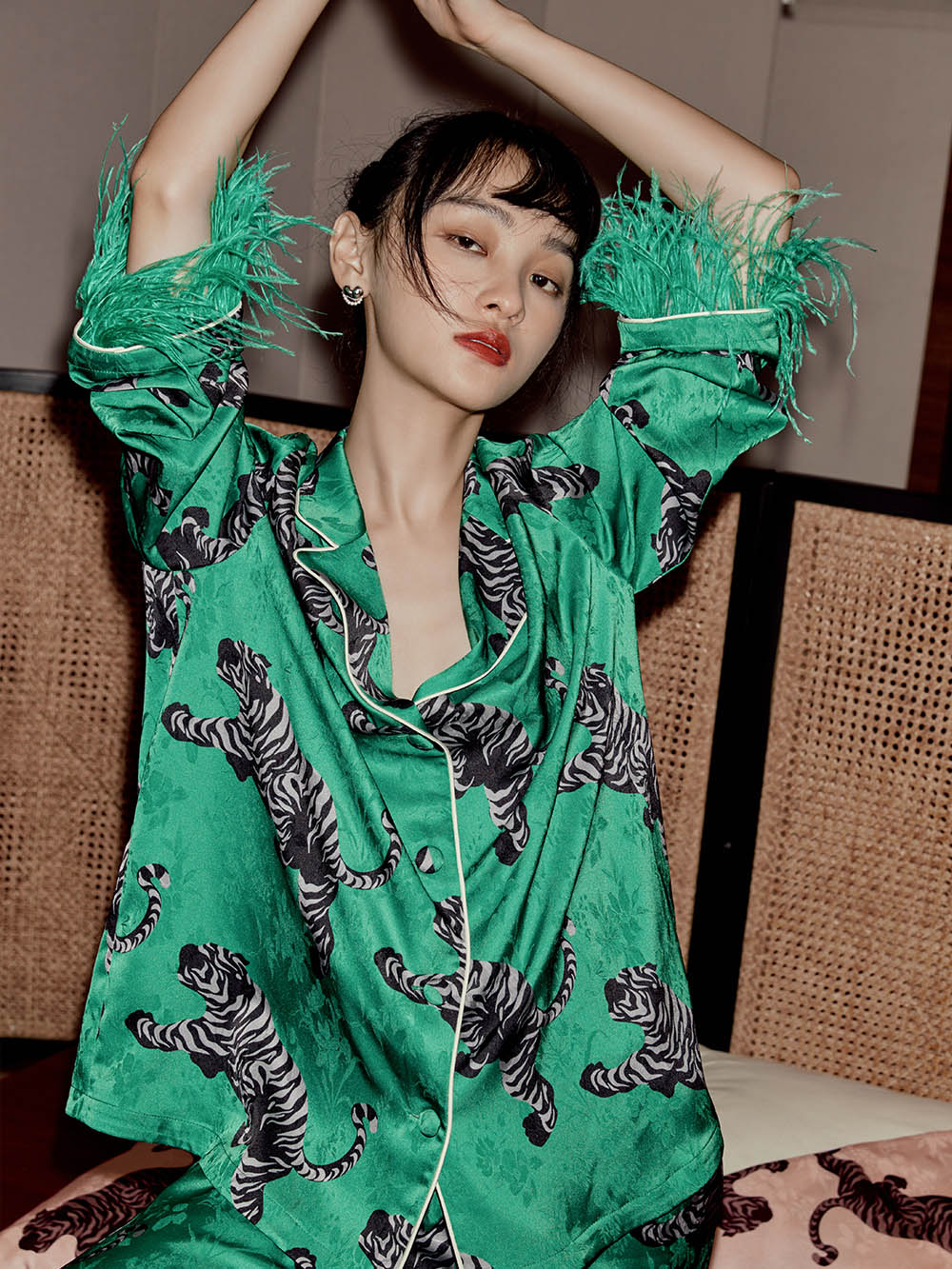 MUKZIN Crouching Dragon and Hidden Tiger with Ostrich Hair Pajama Shirts