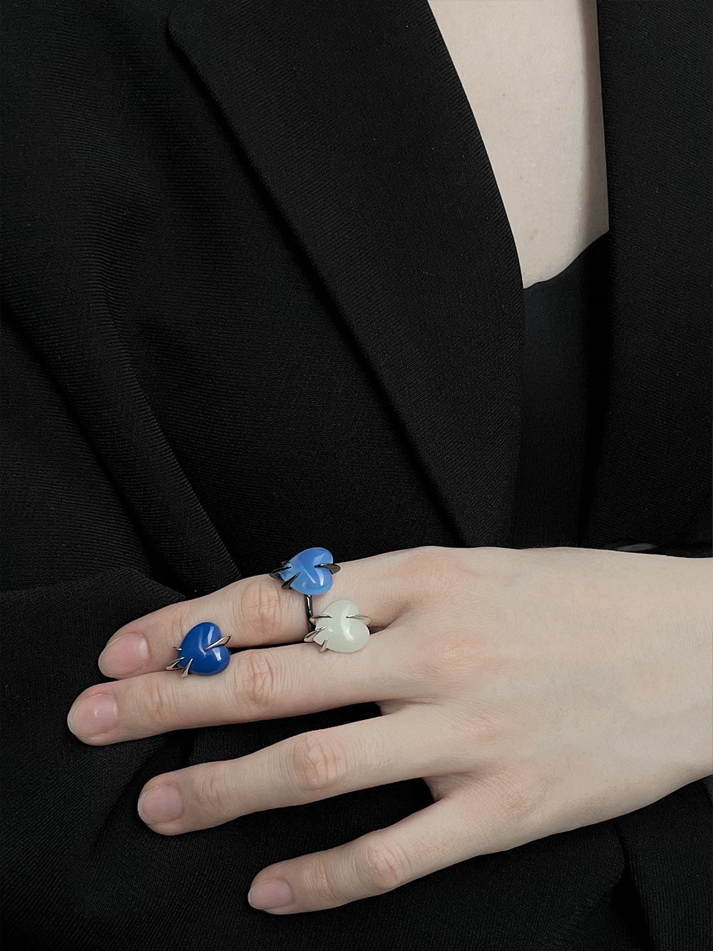 MUKTANK x Mandarin Zan Club Luminescent Gemstone Dragon Claw Heart Stud Earrings