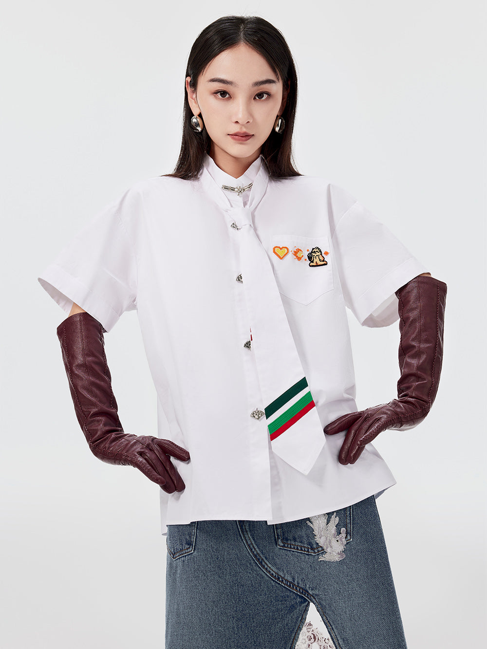 MUKZIN White Varsity Collar T-Shirt