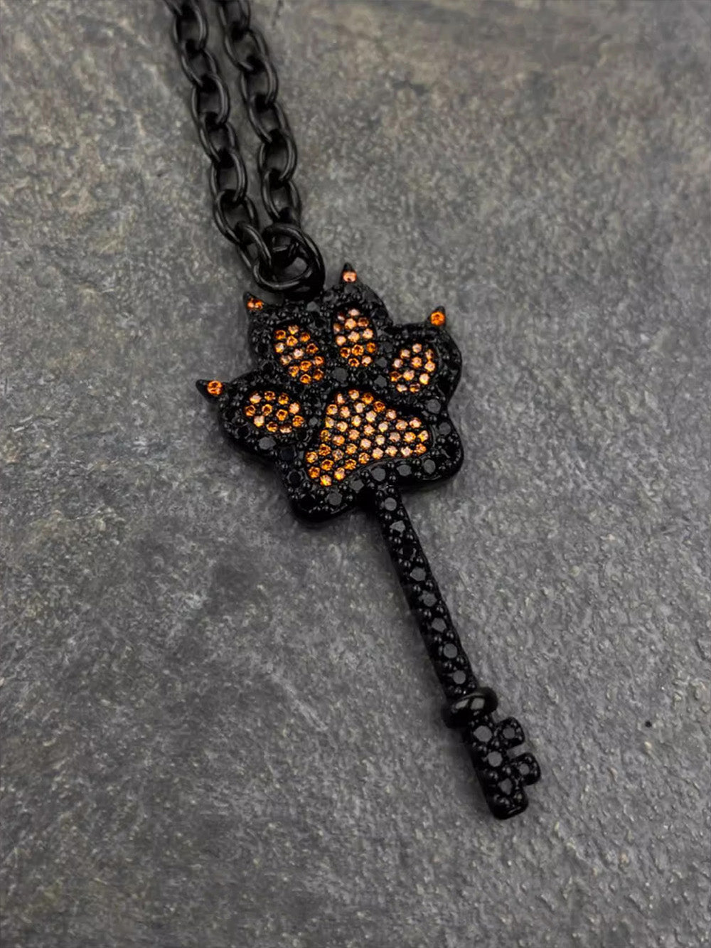 MUKTANK X WHITEHOLE Wealthy Little Dog Paw Necklace