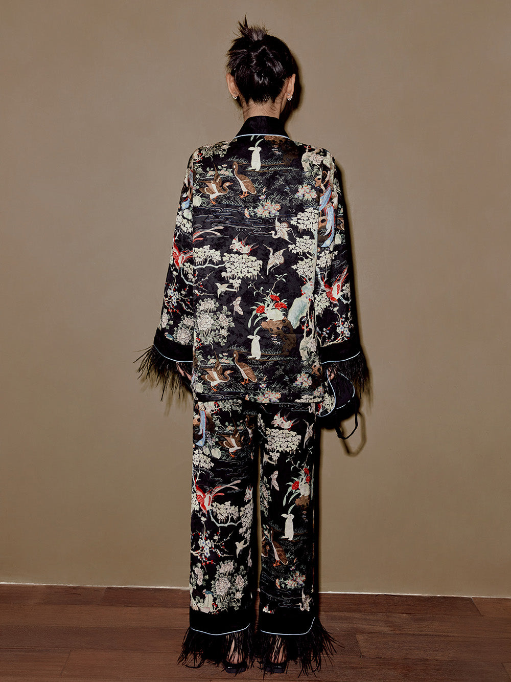 MUKZIN Chinese Style Pajama Suit Removable Ostrich Feather High-quality+Socks