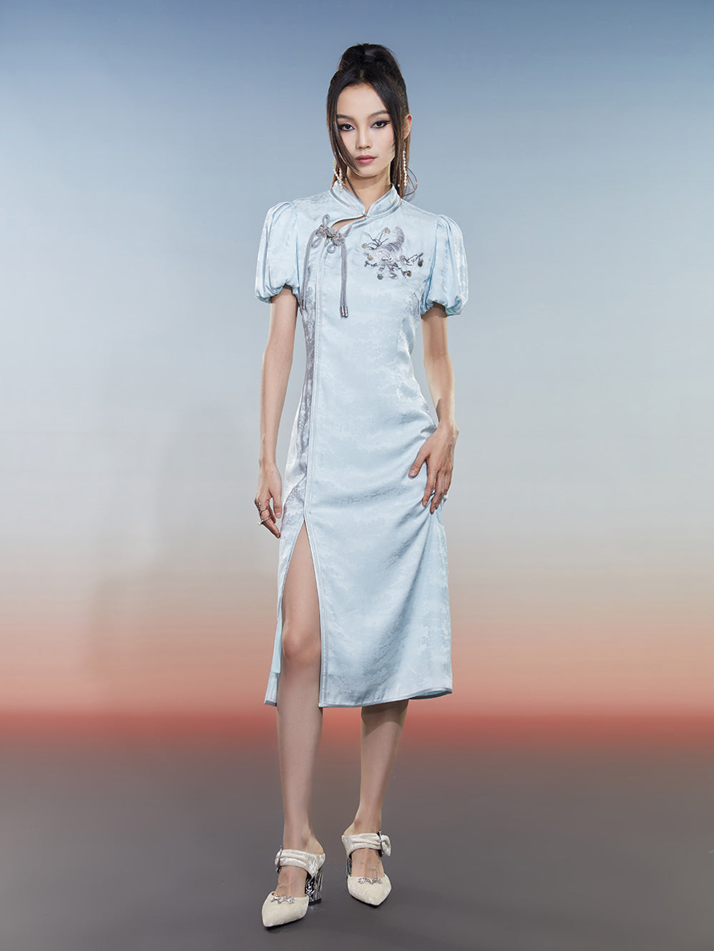 MUKZIN Charming Cheongsam Hollow Puff Sleeves Embroidered Slits