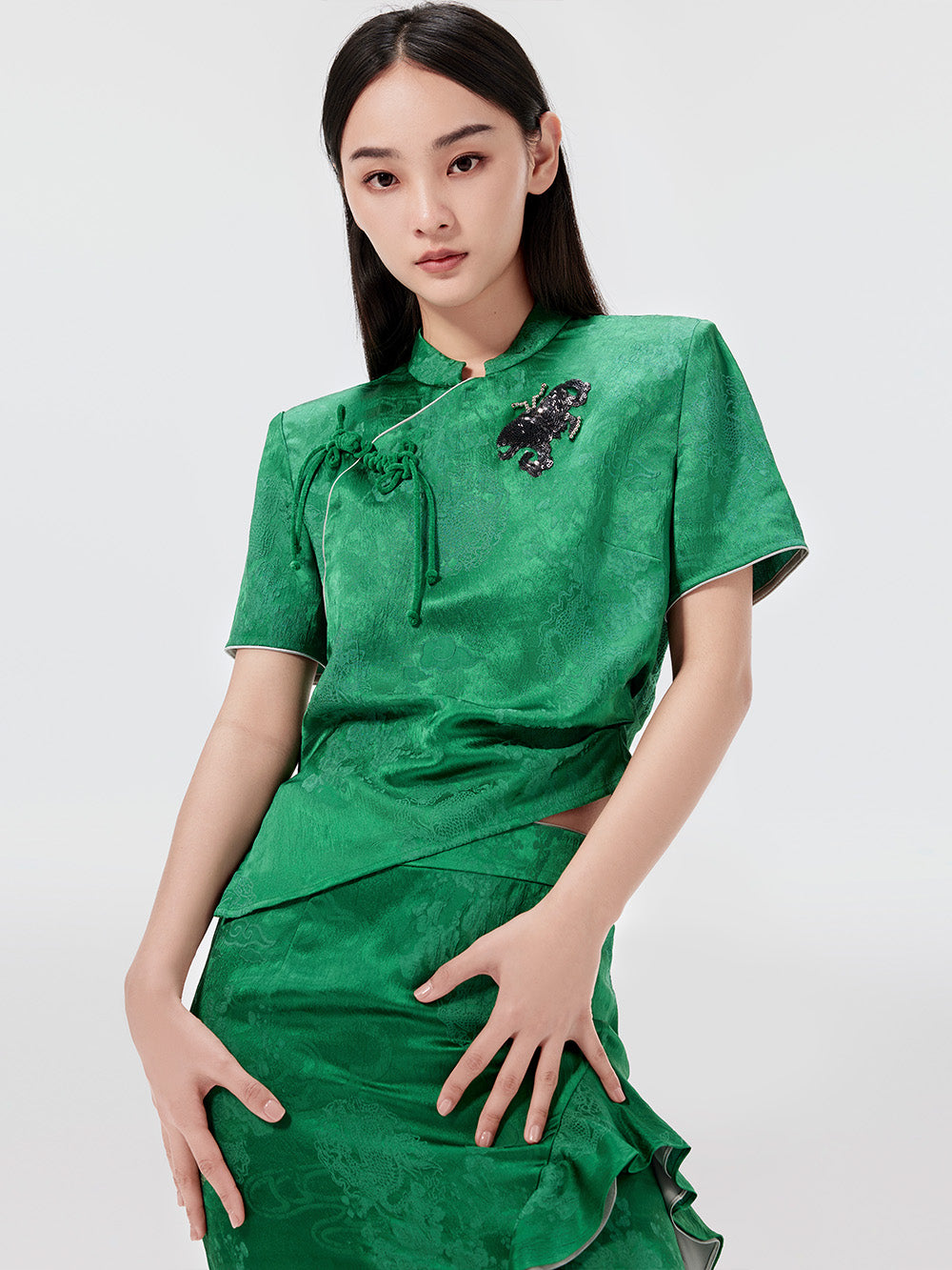 MUKZIN Green Chinese Button Design Short T-shirt