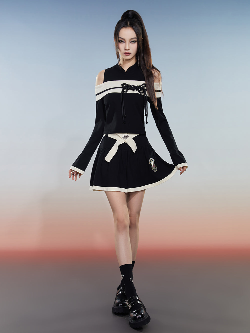 MUKZIN Slim-fitting Elegant Black Original Trendy Sweater