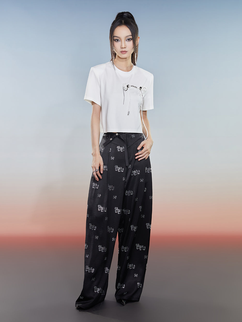 MUKZIN White Short Bow Design Casual T-shirt