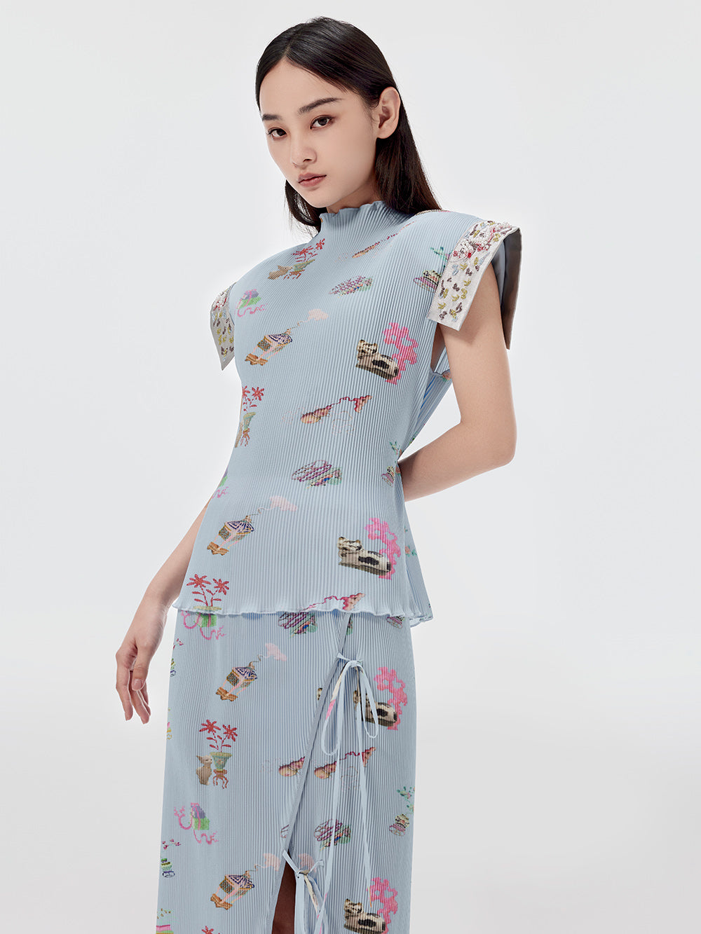 MUKZIN Mid-collar Printed Sleeveless Slim Fit T-shirt