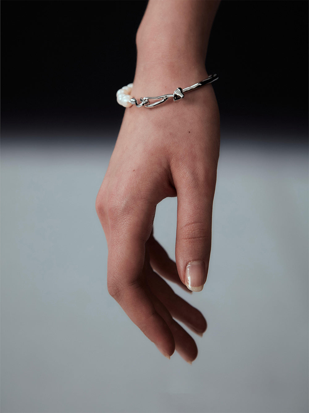 MUKTANK x PEARLONA Dangerous Garden -Long Leg Mushroom Baroque Pearl Bracelet