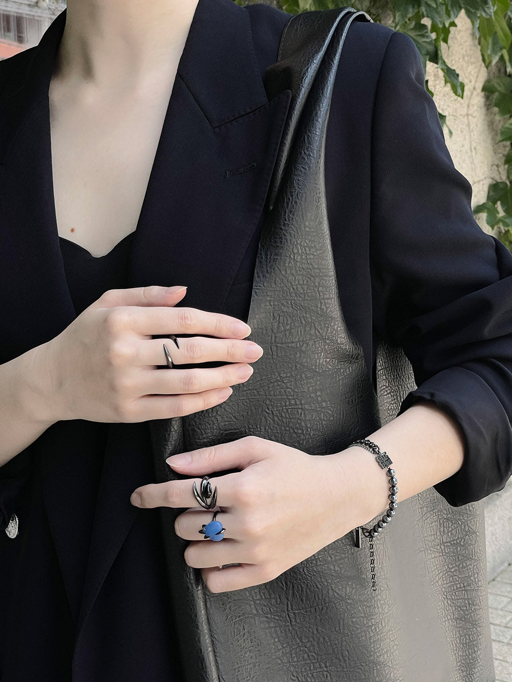 MUKTANK x Mandarin Zan Club Black Onyx Dragon Claw Wide Ring