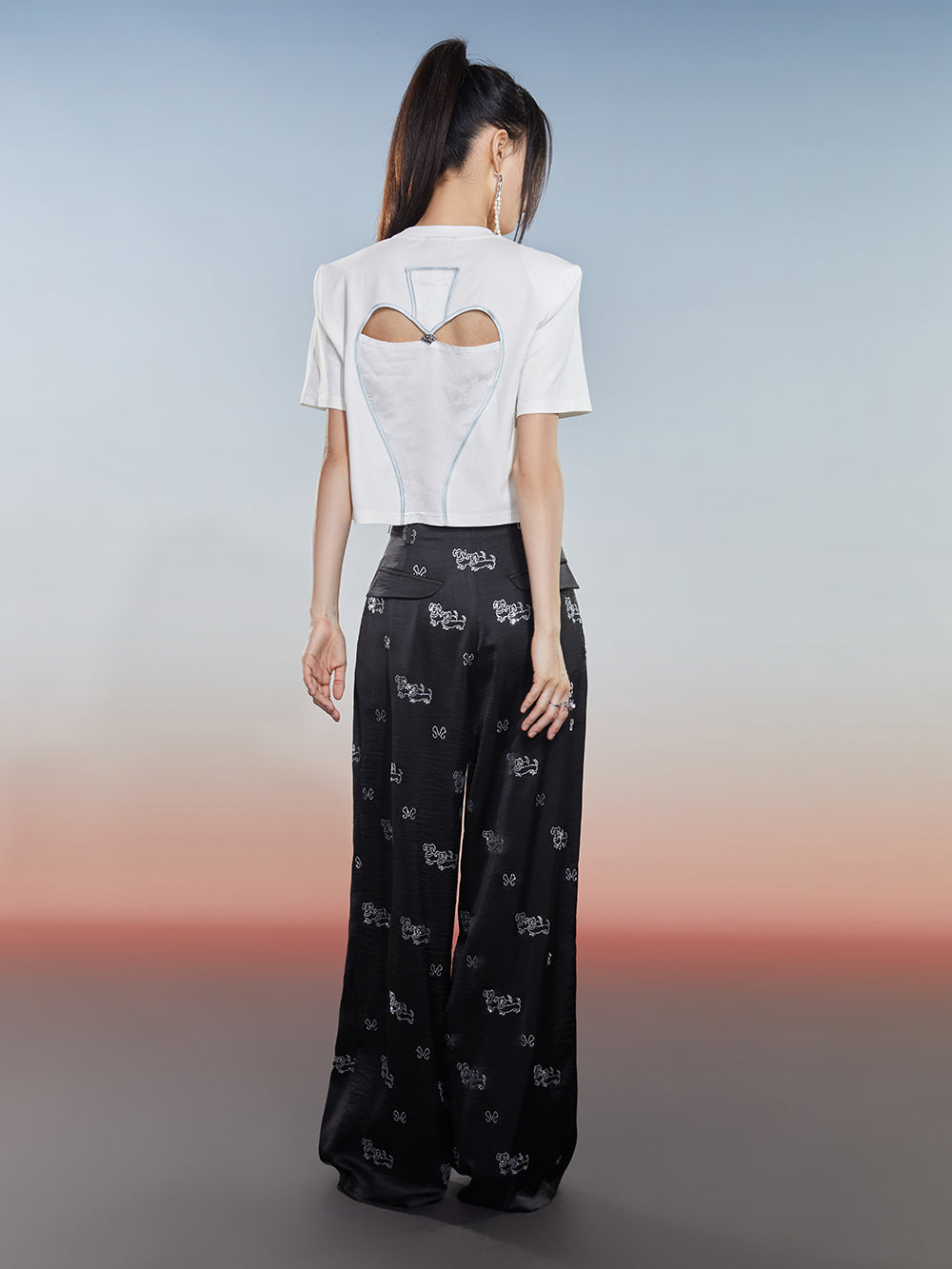 MUKZIN White Short Bow Design Casual T-shirt