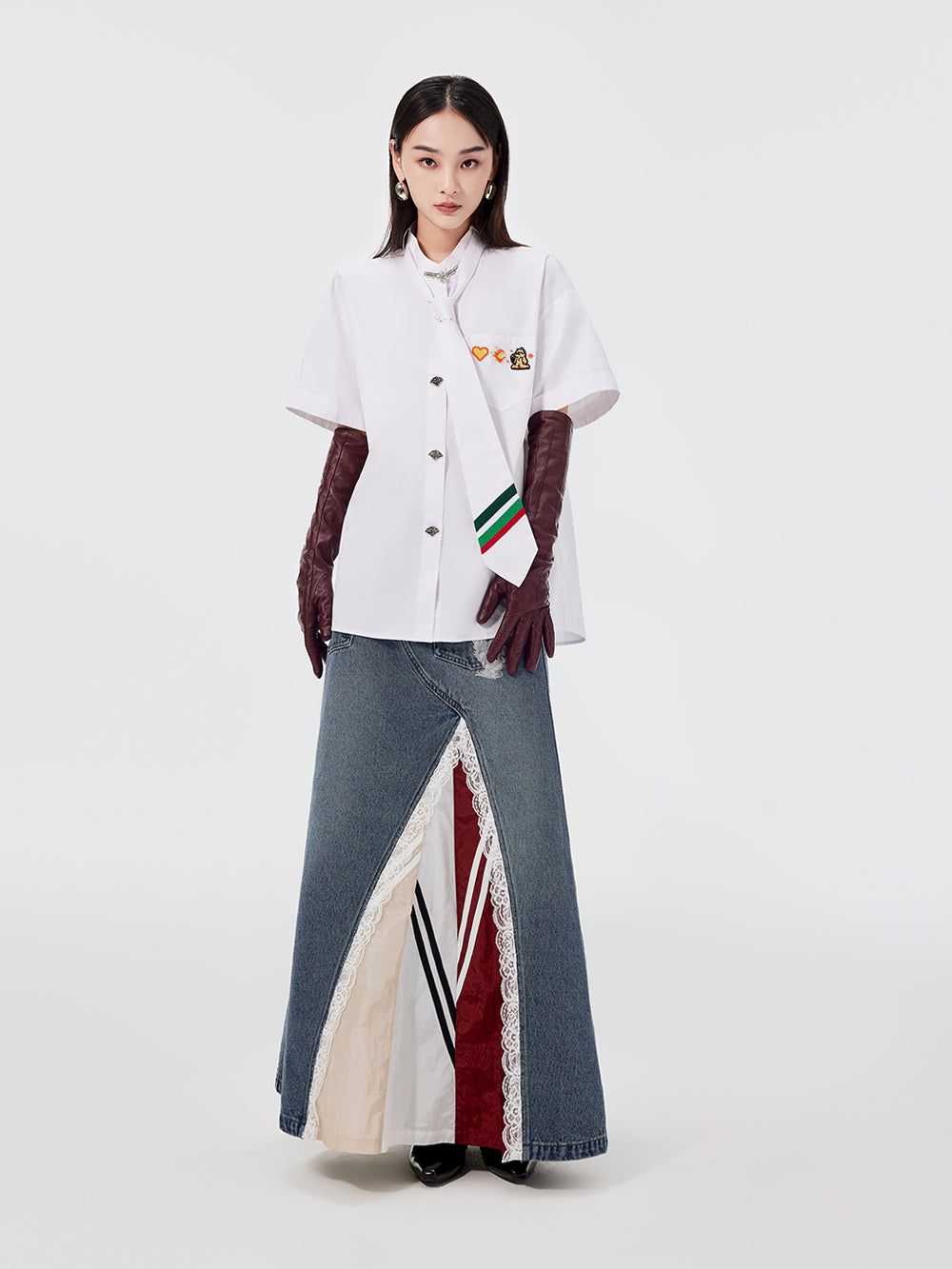 MUKZIN White Varsity Collar T-Shirt