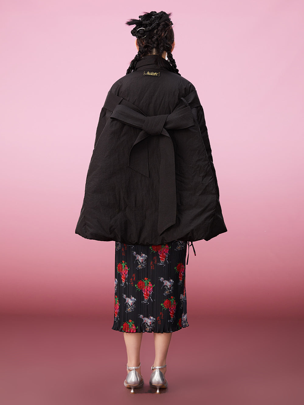 MUKZIN Age-reducing Medium Long Down Black Jacket