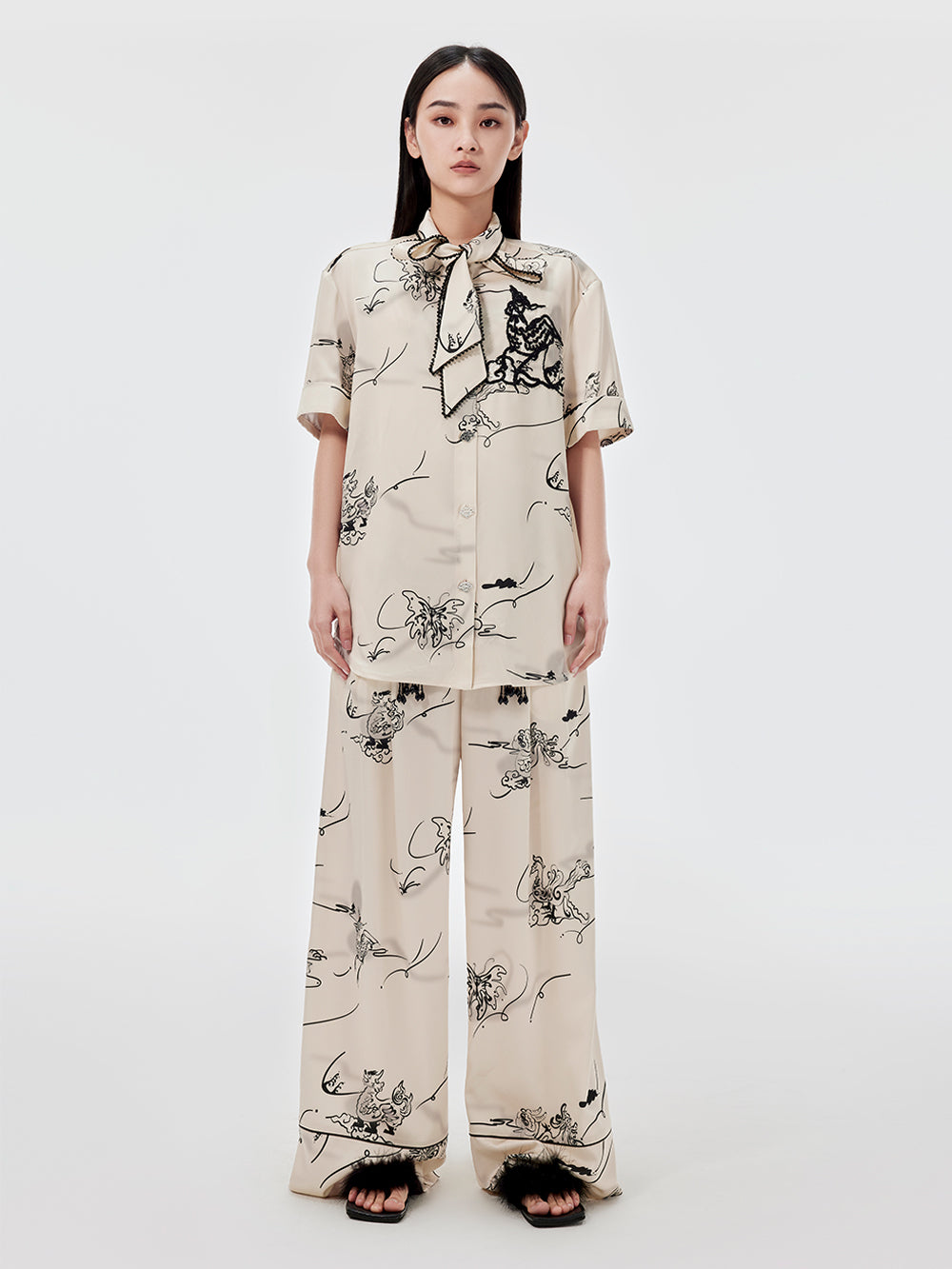 MUKZIN Satin Floating Collar Shirt