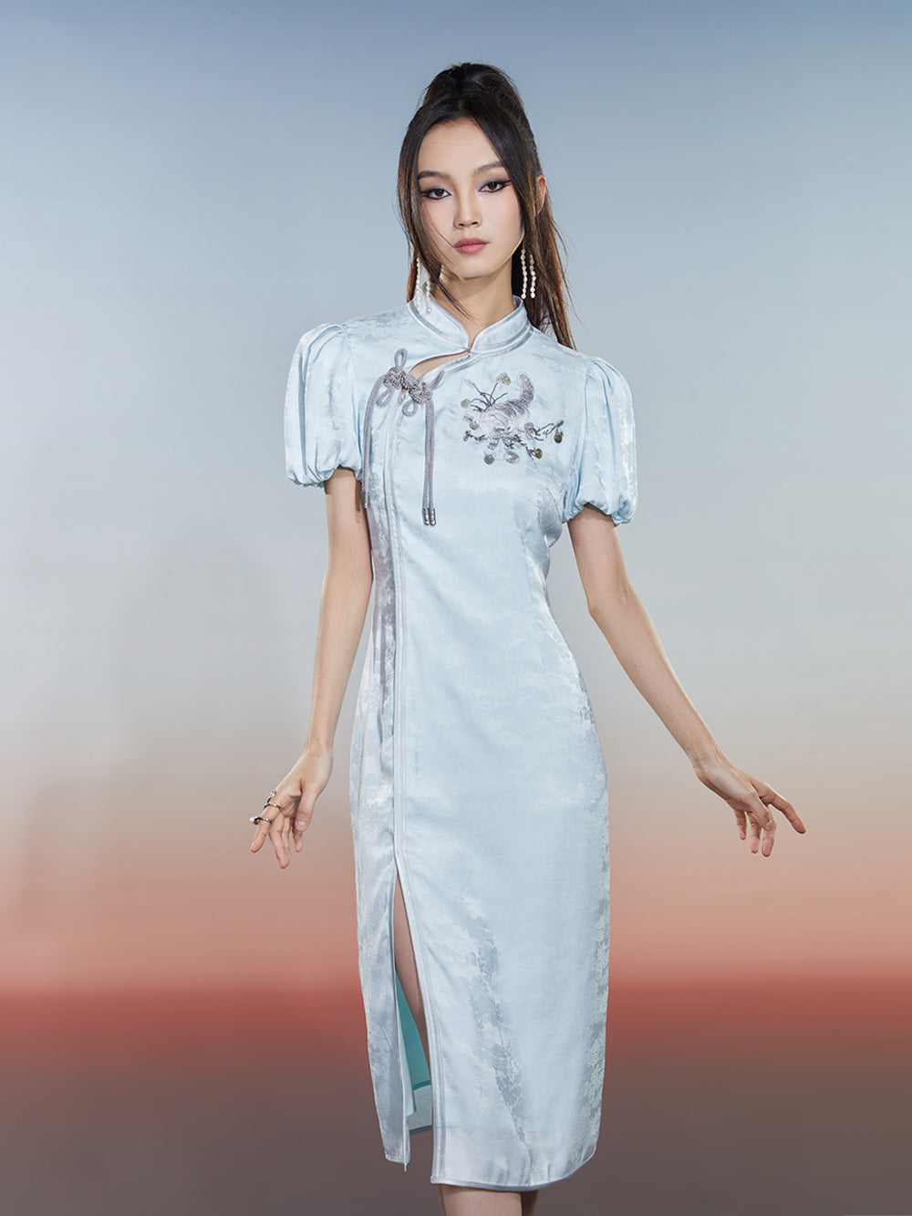 MUKZIN Charming Cheongsam Hollow Puff Sleeves Embroidered Slits