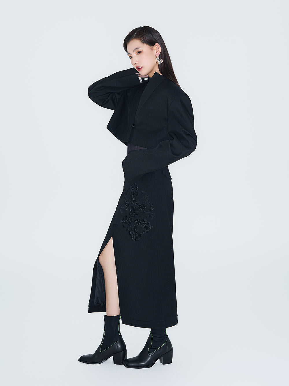 MUKZIN Black Asymmetric Slit Midi Skirt