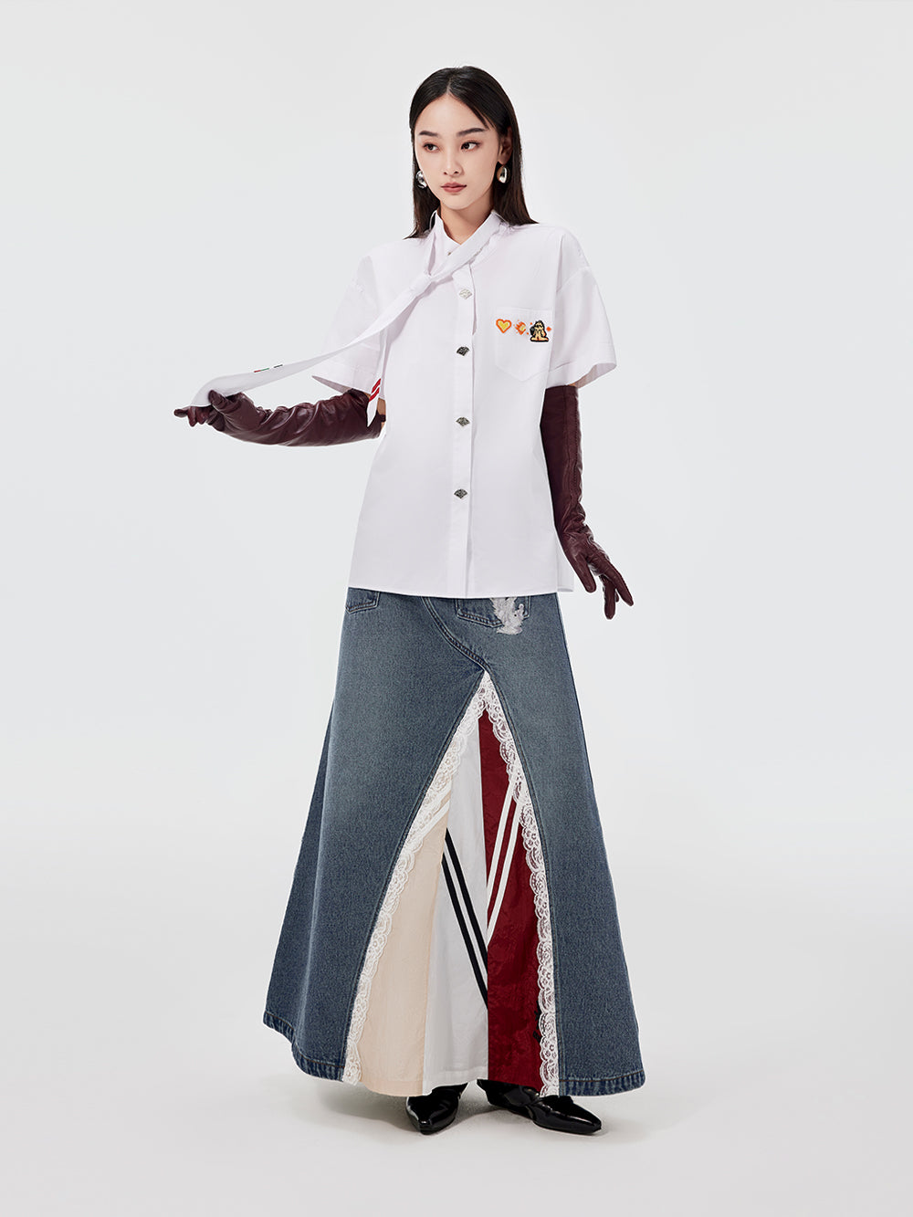 MUKZIN White Varsity Collar T-Shirt