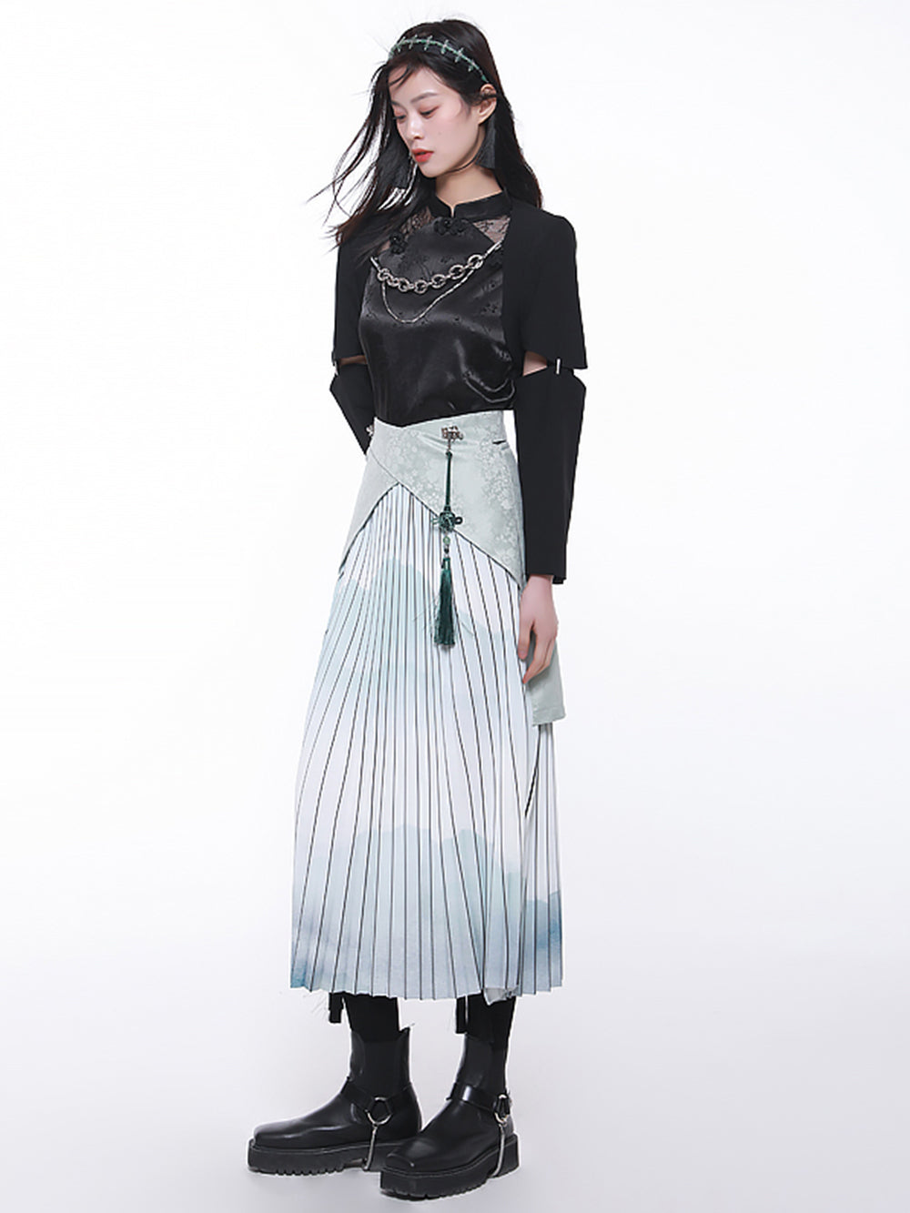 MUKTANK × CUUDICLAB Modified Song-style Pleated Skirts