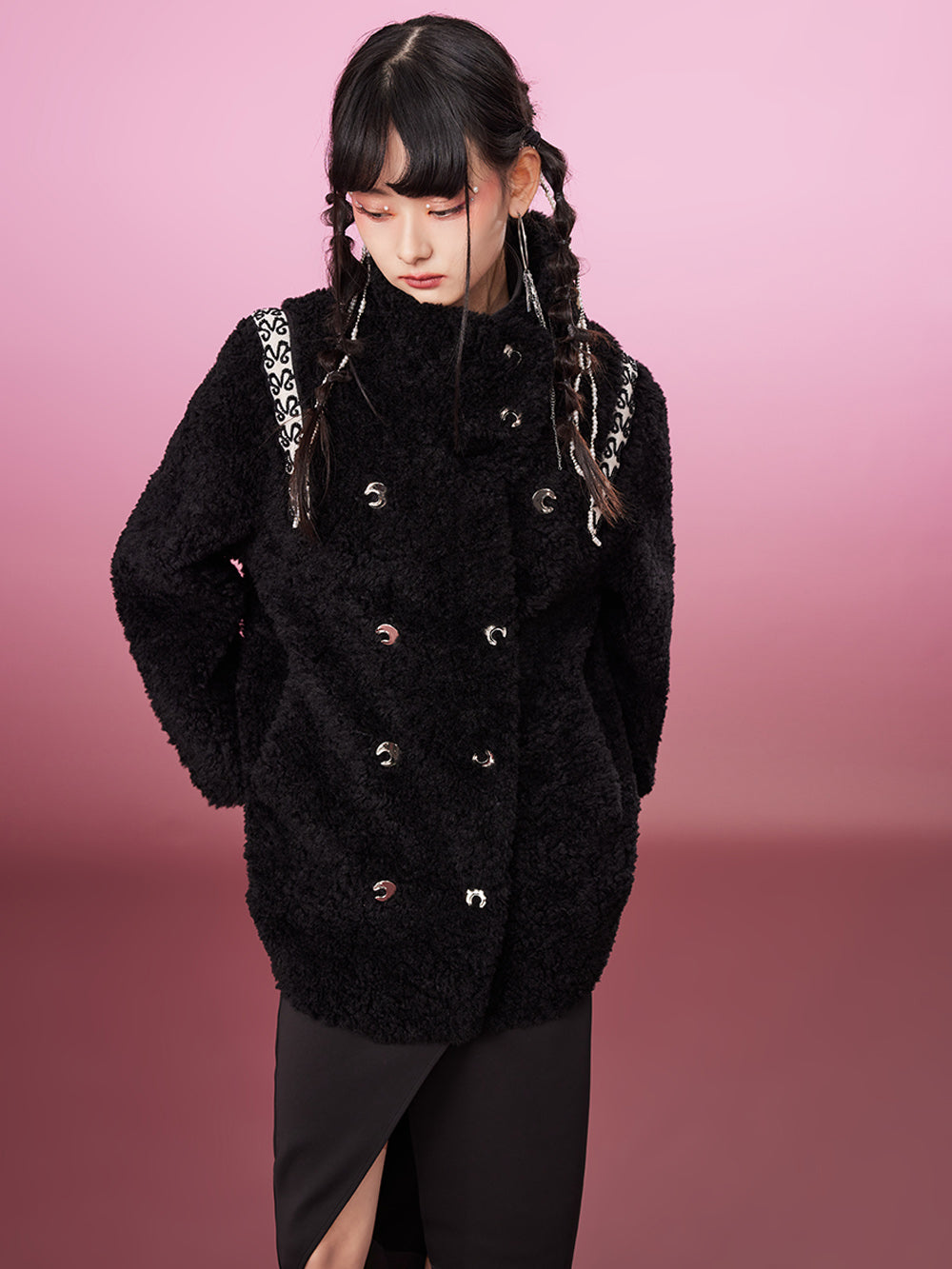 MUKZIN Medium Long Black Embroidered Patchworks Fur Coat