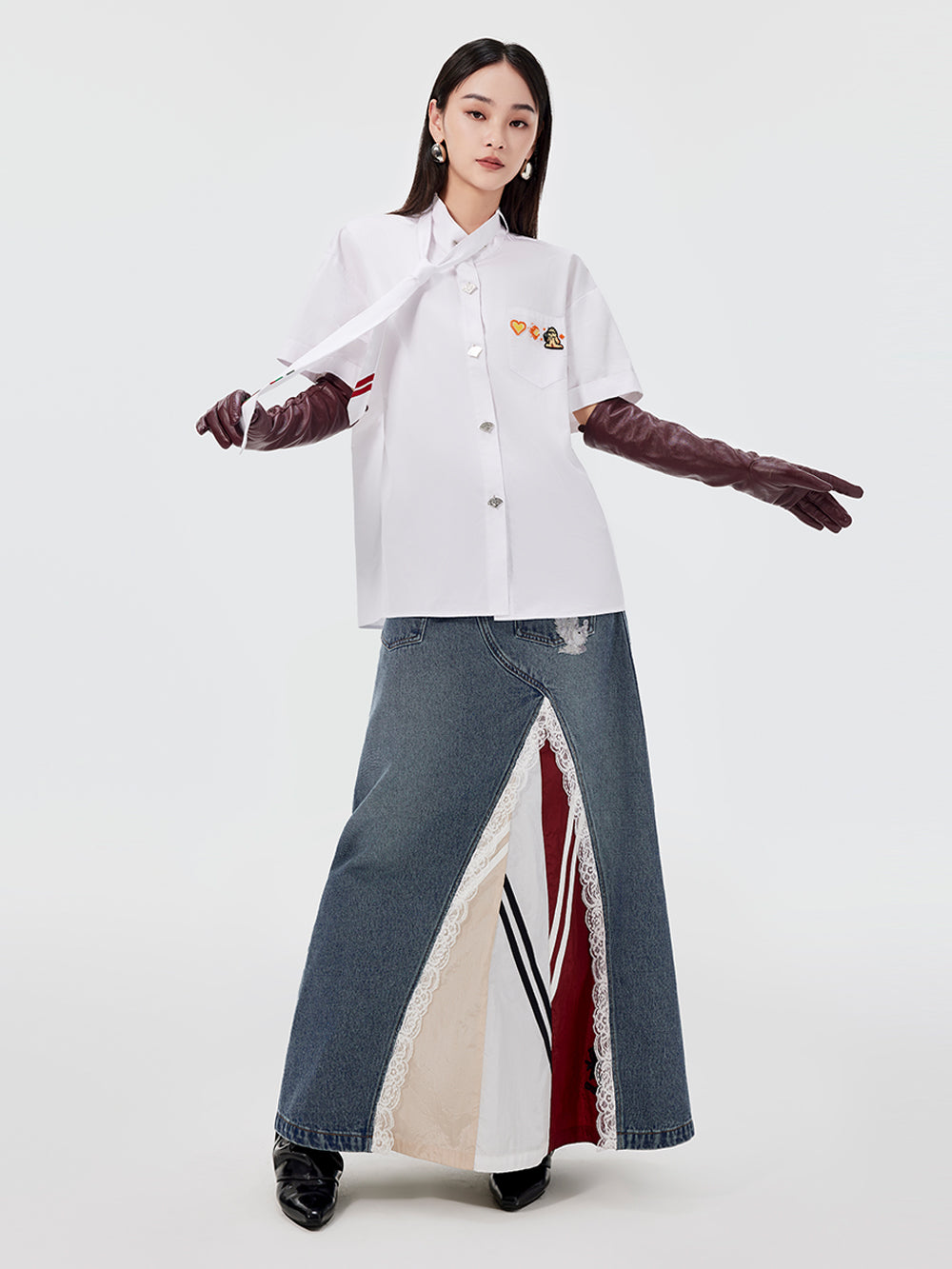 MUKZIN White Varsity Collar T-Shirt