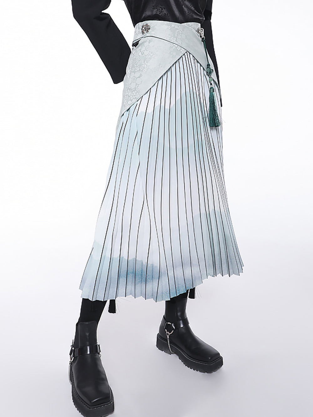MUKTANK × CUUDICLAB Modified Song-style Pleated Skirts