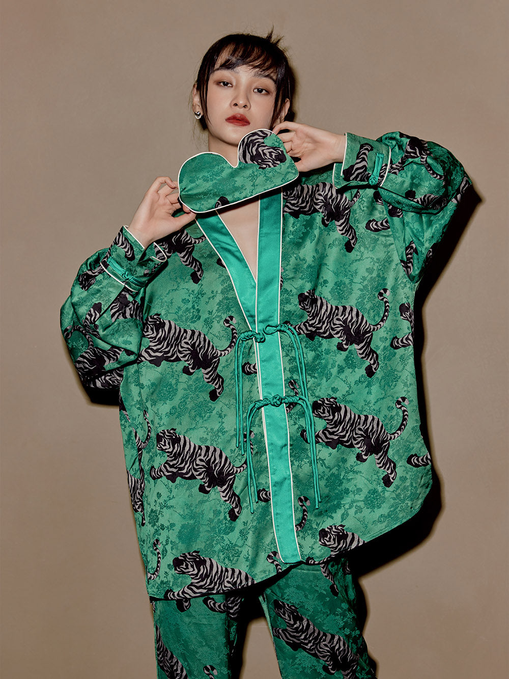 MUKZIN Crouching Dragon and Hidden Tiger Neo Chinese Pajama Shirts