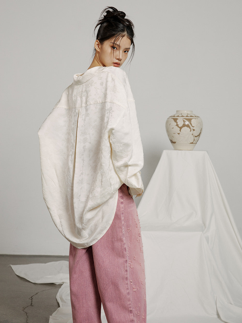 MUKZIN V-neck Embroidered Solid Color Simple Versatile Shirt